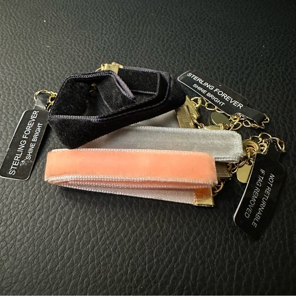 Set of 3 Velvet Choker Necklaces - Picture 2 of 4